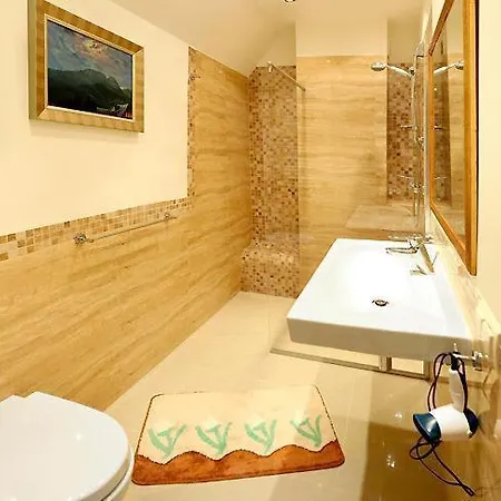 Apartament Lori + Luxer